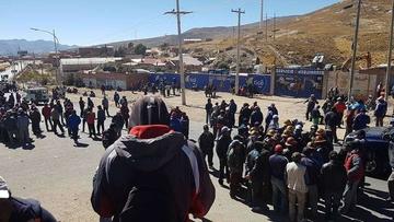 Los mineros se mantienen firmes en lo puntos de bloqueo.