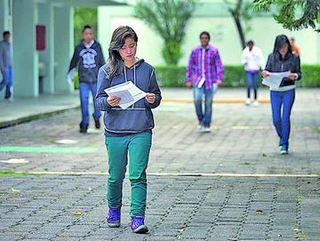 INE calcula que existen 2.6 millones de jóvenes en Bolivia