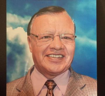 Lloran muerte de maestro Medrano