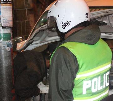 Exfuncionario de la Policía española  voltea conos