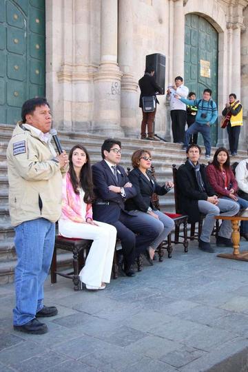 En el acto habla el alcalde Williams Cervantes.
