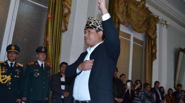 Exembajador se refugia en Chile y se declara perseguido político