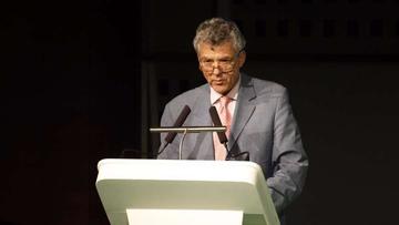 Villar retira su candidatura a la UEFA