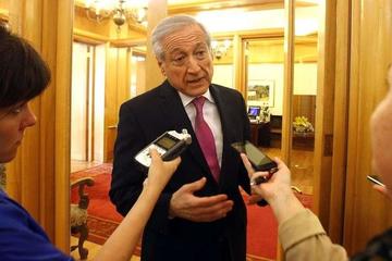 El ministro de Relaciones Exteriores del vecino país ante medios de comunicación.