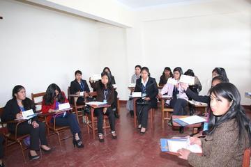 Estudiantes forman parte de simulacros de la ONU