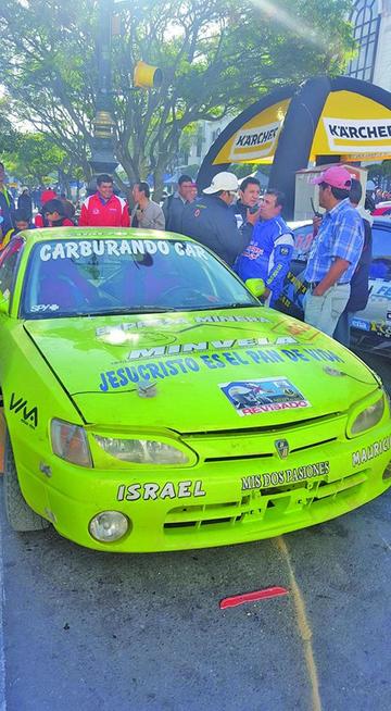 Israel Sandoval se corona como campeón en el automovilismo
