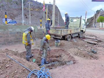 Obstrucción de ducto fue causa de salida de colas