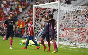 Barcelona golea sin demasiado esfuerzo a Sporting