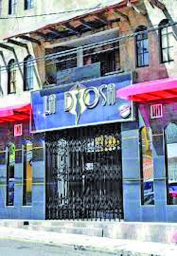 Precintan el Katanas y se suspende su demolición