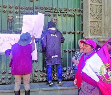 Caso de Moneda afecta al turismo