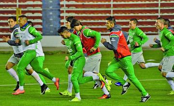 Los jugadores del combinado nacional en el cierre de su prácticas.