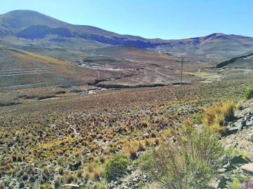 Esta la zona árida de Laja Tampo donde el río esta seco.