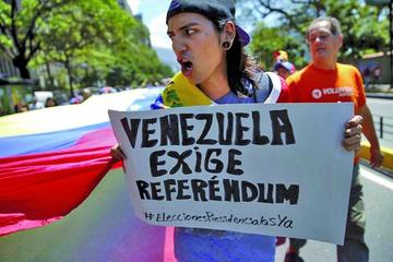 Oposición venezolana pide revocatorio hasta diciembre