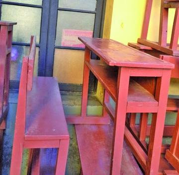 Evalúan compra de mobiliario para unidades educativas