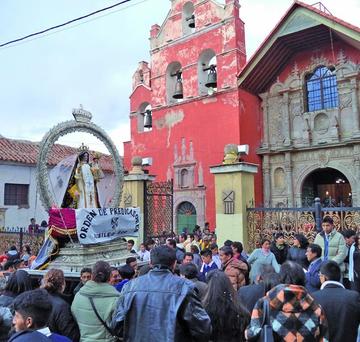 Virgen del Rosario pasea por Potosí