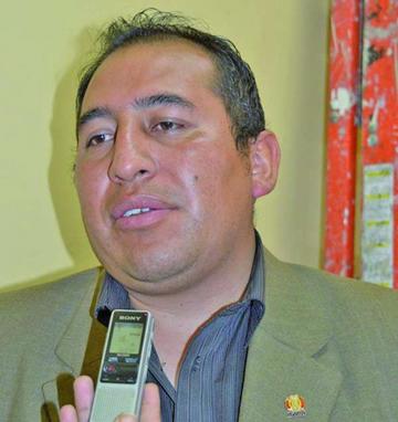 ECE: piden ampliación de querella contra ministros 