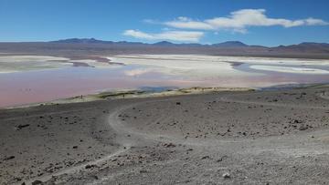 La Laguna Colorada es un importante atractivo turístico.