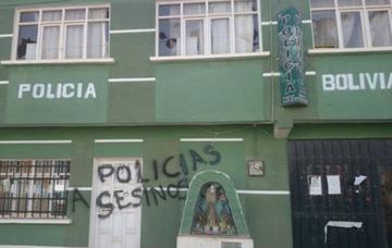 En la cuenta de Facebook Caracollo Ciudad fueron publicadas varias fotos de la protesta por el hecho.