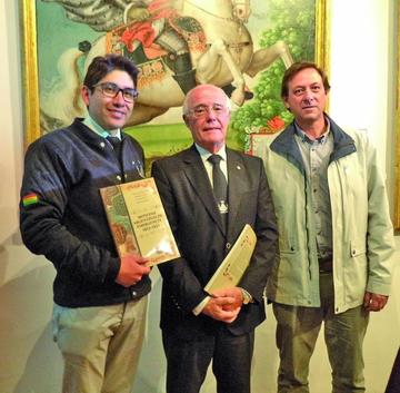 Fernando Chao (c) presento el libro Monedas argentinas de emergencia.