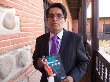Aprueban el libro del hijo de Bolívar