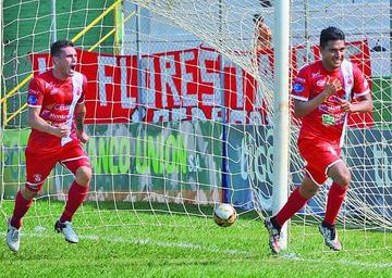 Guabirá golea y complica al técnico de la U