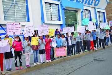 Estudiantes quieren evitar la contaminación ambiental