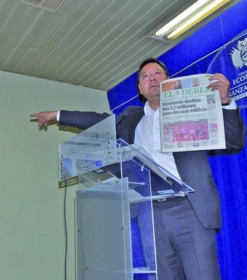 Cotizan en 30 mil Bolivianos la mesa que Arce quiso comprar a 79 mil