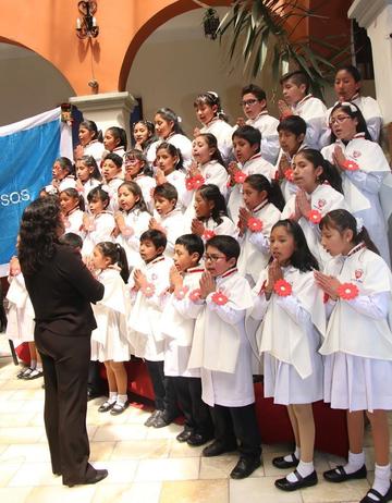 Los niños del coro del San Clemente animaron la presentación.