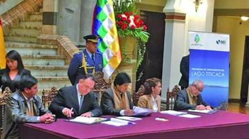 BID y UE dan $us 85 MM para salvar el Titicaca