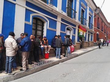 Trabajadores siguen  en movilizaciones