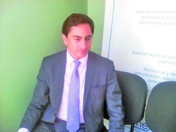 Ven un hostigamiento político a los medios de comunicación de Bolivia