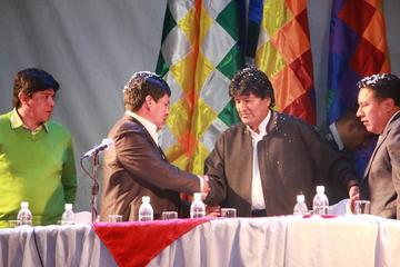 Gobernador y Alcalde recibieron el decreto que garantiza el financiamiento para el proyecto.