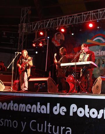 La banda Crydom de Potosí en su actuación.