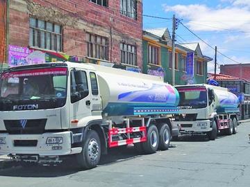 Prevén que el alcalde entregue dos carros cisterna para distribuir agua