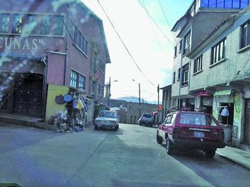 Alcaldía habilita calle de subida y bajada