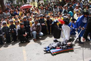Niños recuerdan muerte de heroína