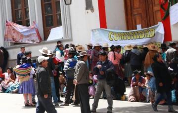 Comunarios del Distrito 14 declaran cuarto intermedio en toma de Alcaldía