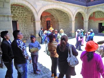Los visitantes en este centro museológico.