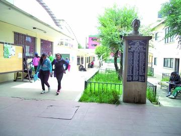 Alistan graduación de 30 maestros