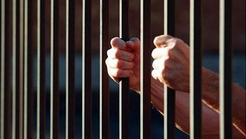 Un policía va a la cárcel de Mocovi acusado de violar a una menor de 12