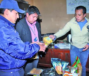 Intendencia decomisa productos pasados