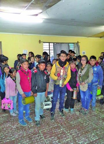 Jóvenes Scouts distribuyen la “Luz de Paz de Belén” 