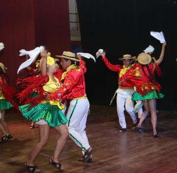 Bolivia se une con elencos de danza  