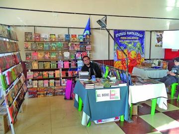 Piden dos ferias del libro en 2017