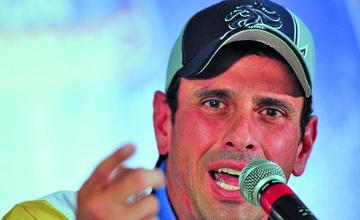 Capriles llama a presionar por elecciones en Venezuela