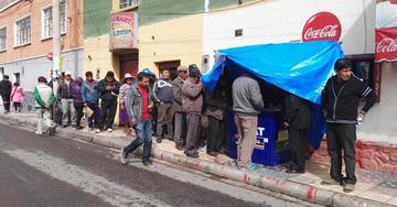 Protestan en Potosí por largas  filas para la compra del SOAT