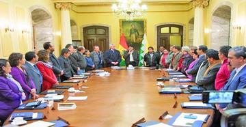 Ministros de Evo presentarán renuncia antes del 22 de enero