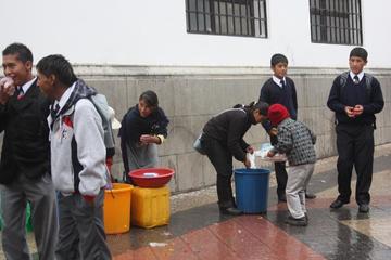 Antes de la crisis del agua los jóvenes salían a las calles a mojar a quien estuviera pasando por allí.