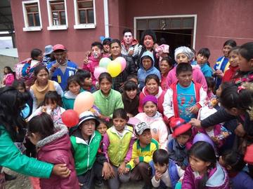 Regalaron juguetes a niños de la zona de Pampa Ingenio