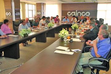 El presidente Evo Morales se reunió ayer con empresarios de la Cainco.